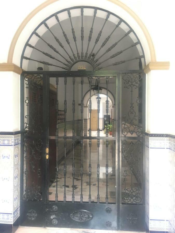סביליה Hispalis Puerta Carmona מראה חיצוני תמונה